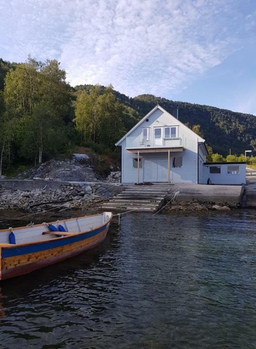 Waerholmen Lejlighed Lavik  Eksteriør billede
