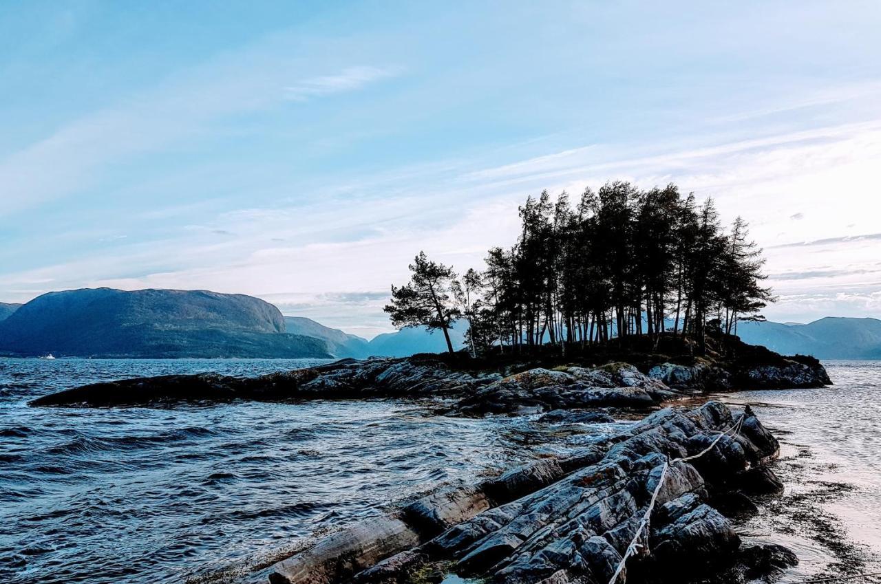 Waerholmen Lejlighed Lavik  Eksteriør billede